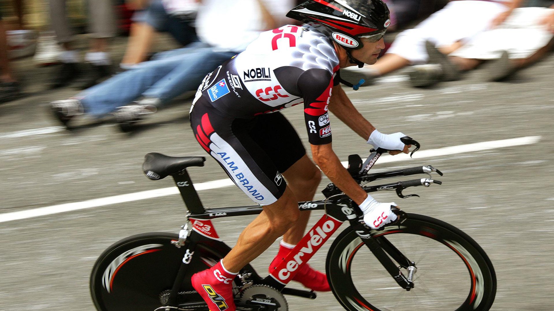 压迫式防守打出连续得分高潮，什么是压迫式运动