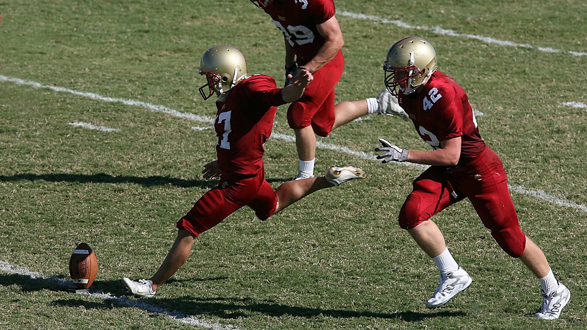 压迫式防守打出连续得分高潮，什么是压迫式运动