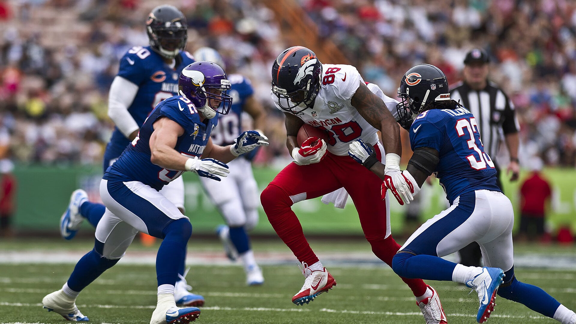 保险公司推出足球运动专项保险，为运动员提供保障，踢足球保险